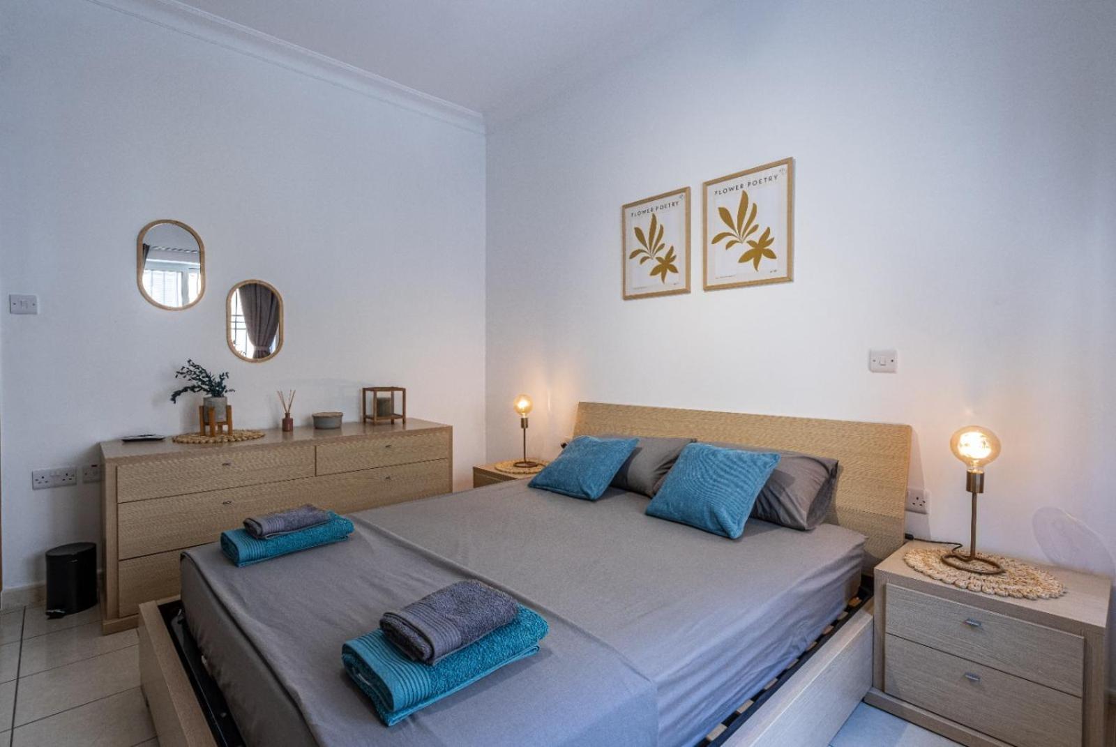 Morina Court Apartment Saint Julian's Екстериор снимка